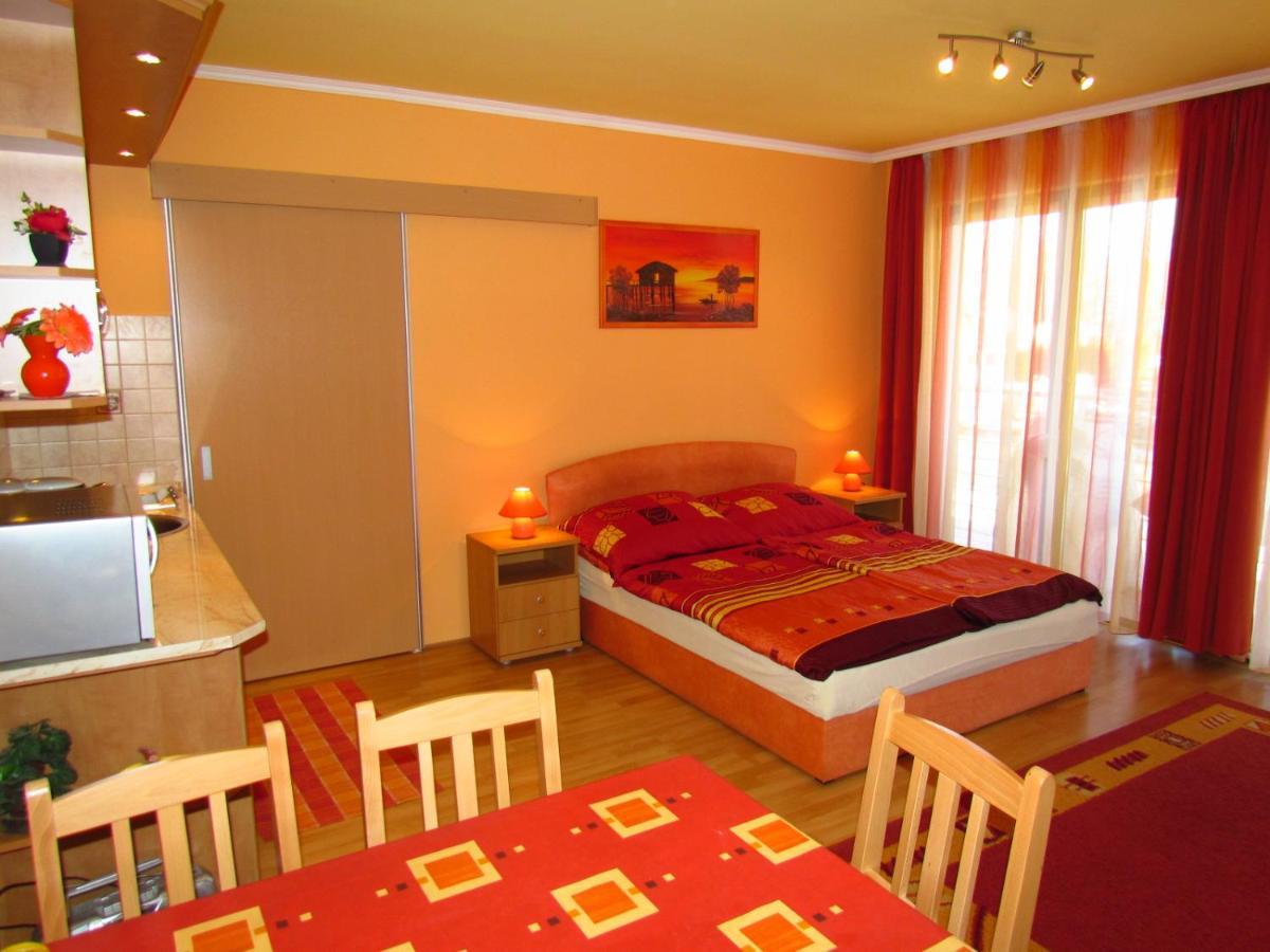 Balaton Wellness Apartman Siofok Ngoại thất bức ảnh