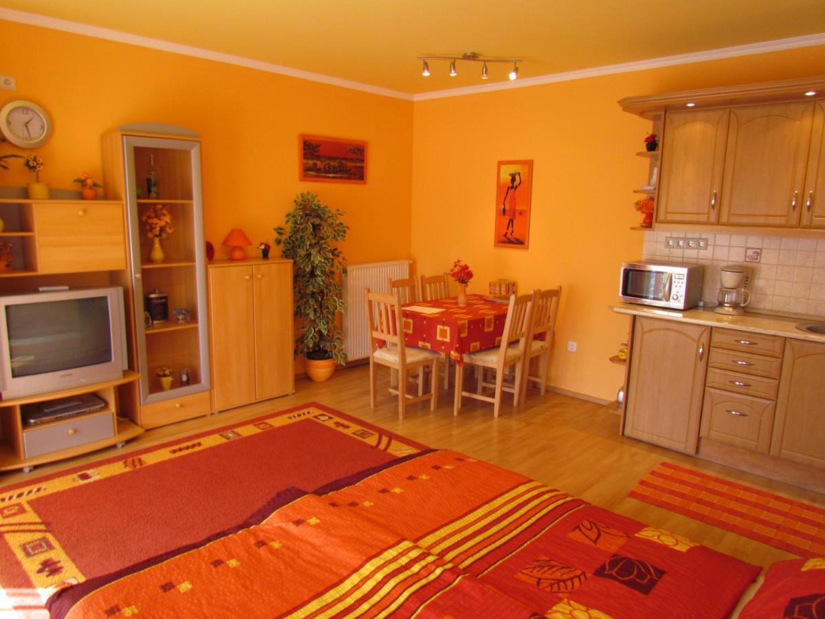 Balaton Wellness Apartman Siofok Ngoại thất bức ảnh