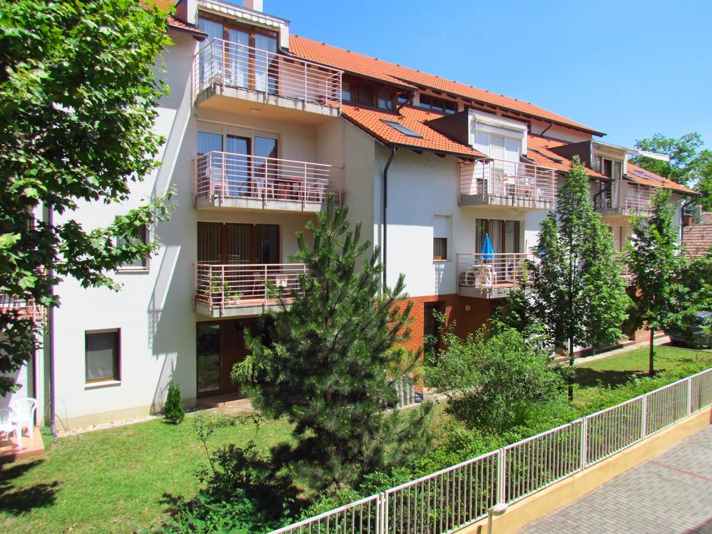 Balaton Wellness Apartman Siofok Phòng bức ảnh