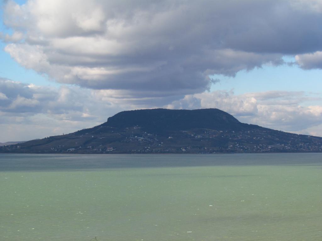 Balaton Wellness Apartman Siofok Ngoại thất bức ảnh