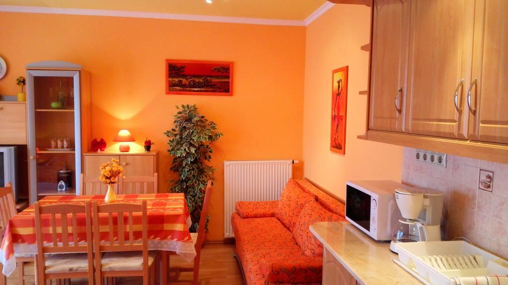 Balaton Wellness Apartman Siofok Phòng bức ảnh
