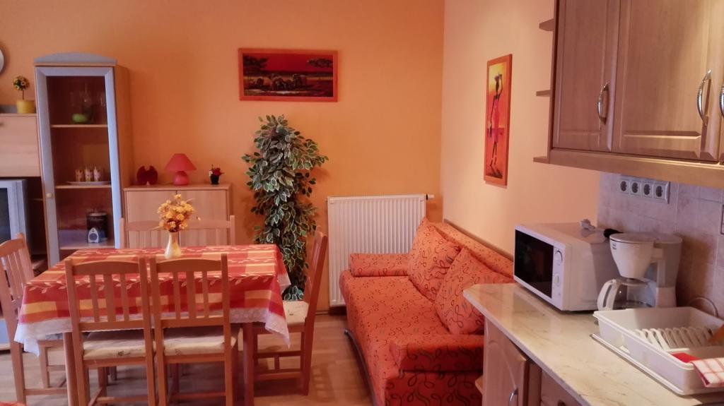 Balaton Wellness Apartman Siofok Phòng bức ảnh